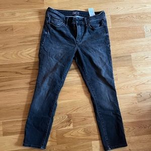 Abercrombie & Fitch Jeans !!! mid rise, super skinny ankle